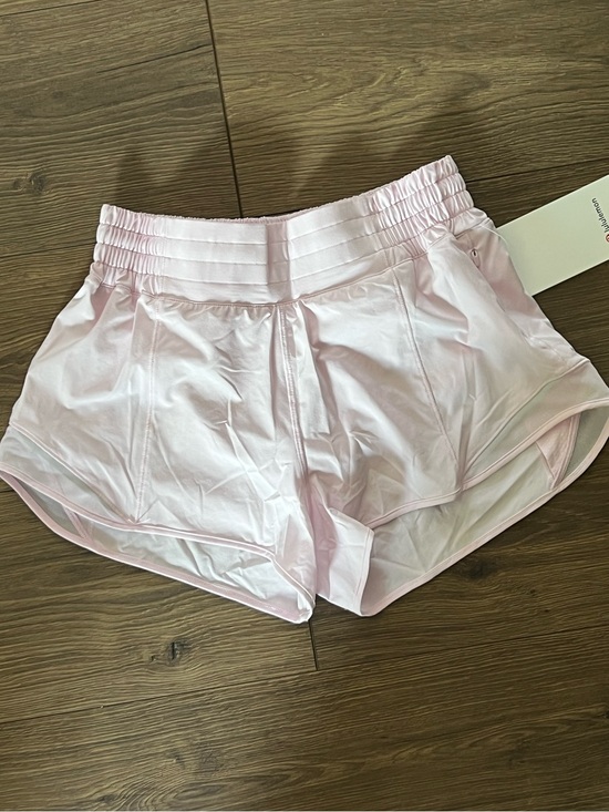 lululemon athletica Pants - Lululemon Hotty Hot High-Rise Short 2.5" Lined Pink Organza Size 6 NWT